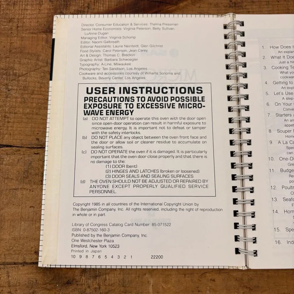 Vintage Sanyo Microwave Cookbook 1985